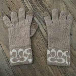 Coach gloves